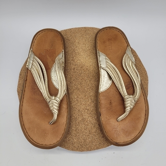 Born Flip Flops Brown Leather Tan Gold Women Shoes Size 9 - Picture 2 of 7